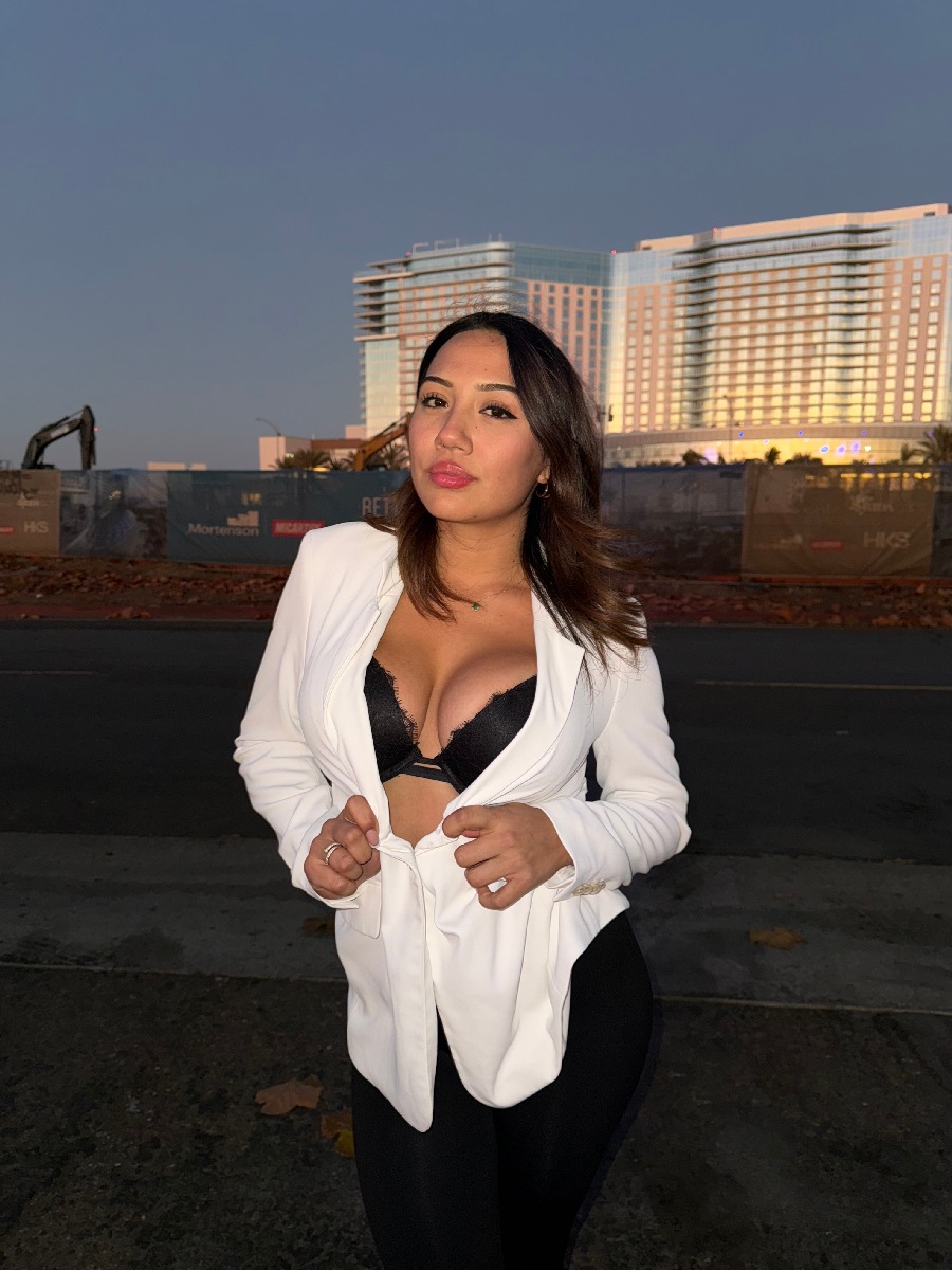 Take a pause and enjoy Ali Cruz — streaming from Baotou